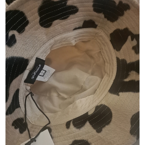 INSIGHT faux fur cowprint bucket hat NWT - Picture 5 of 10